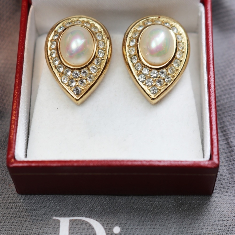 ⚜️ Vintage Christian Dior Crystal & Pearl Earrings - Picture 14 of 16